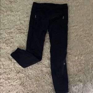 Lululemon black cropped leggings with zippers
